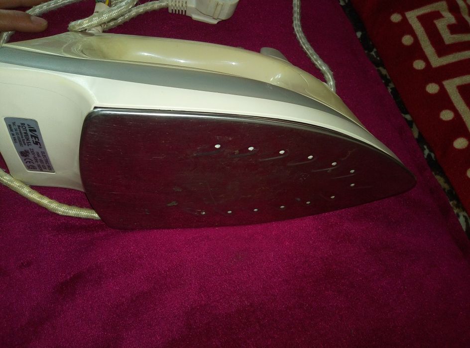 Продам утюг в рабочий состояние