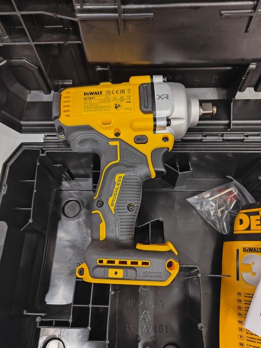 Impact Dewalt DCF891NT 18V fara acumulator si incarcator