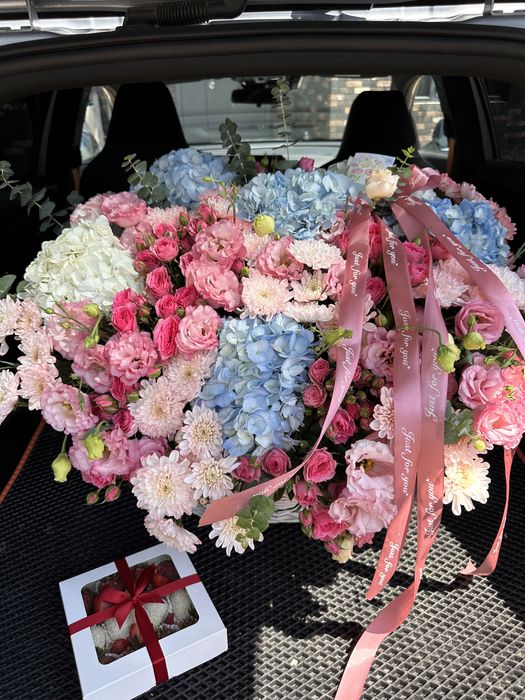 Корзина из сборных цветов