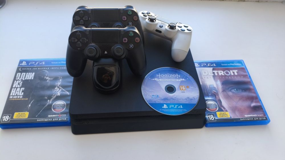 Продам Sony PlayStation 4
