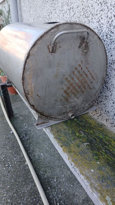 Продавам буре от неръждаема стомана 3мм вместимост 100литра