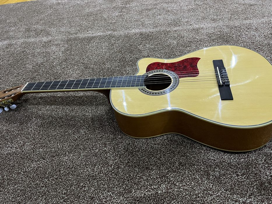 продается гитара