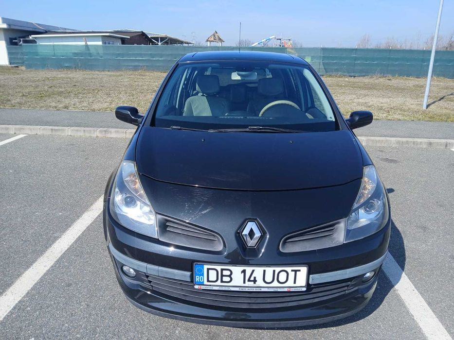 Renault Clio Initiale Paris