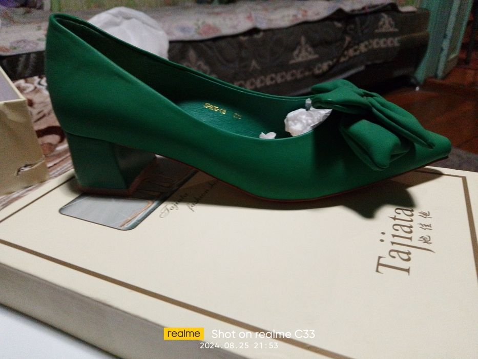 Продам туфли новые