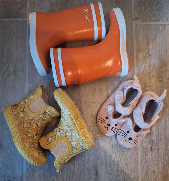 Боси ботуши и пантофи 24 номер, стелка 15.8см и 15см пантофи