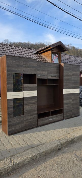Vând mobila de living !