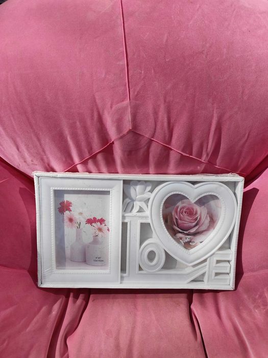 Продават се рамки за снимки