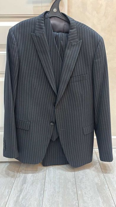 Костюм мужской 52 размер