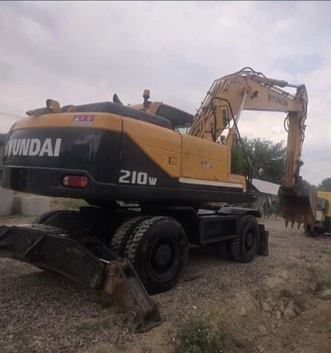 Экскаватор 210 w холати зор холаттда Узбекистана 4 oy ishlagan
