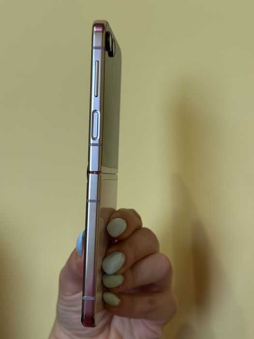 Samsung Galaxy Z flip 5 256GB Purple