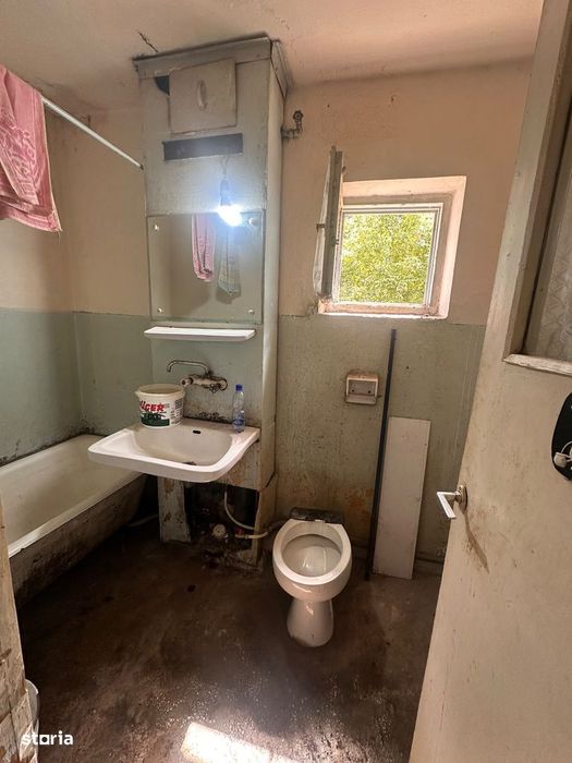 De vanzare garsoniera cu balcon, confort 1,  38mp. Pret 19000euro