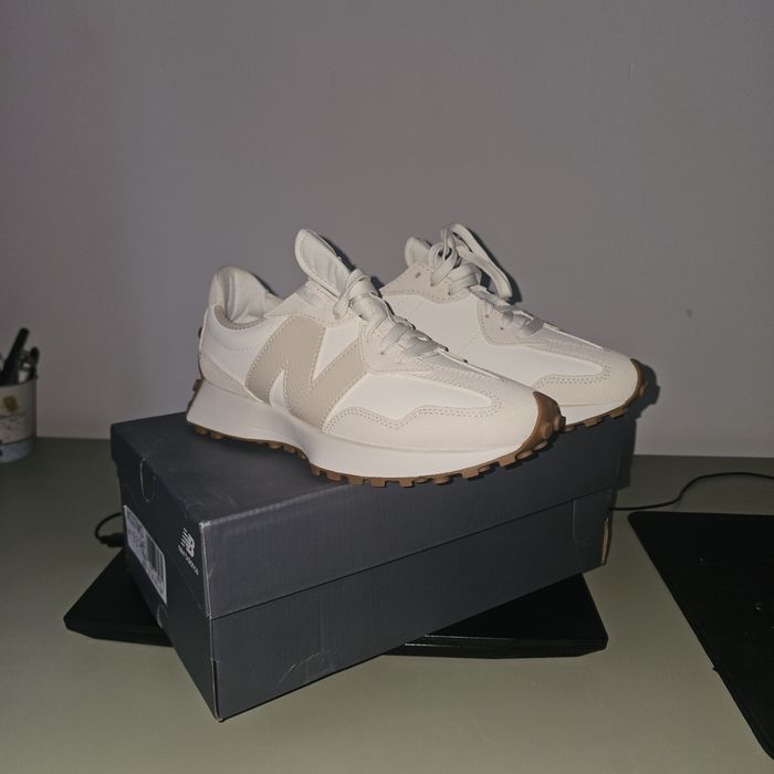Adidasi New balance 327 41.5 noi