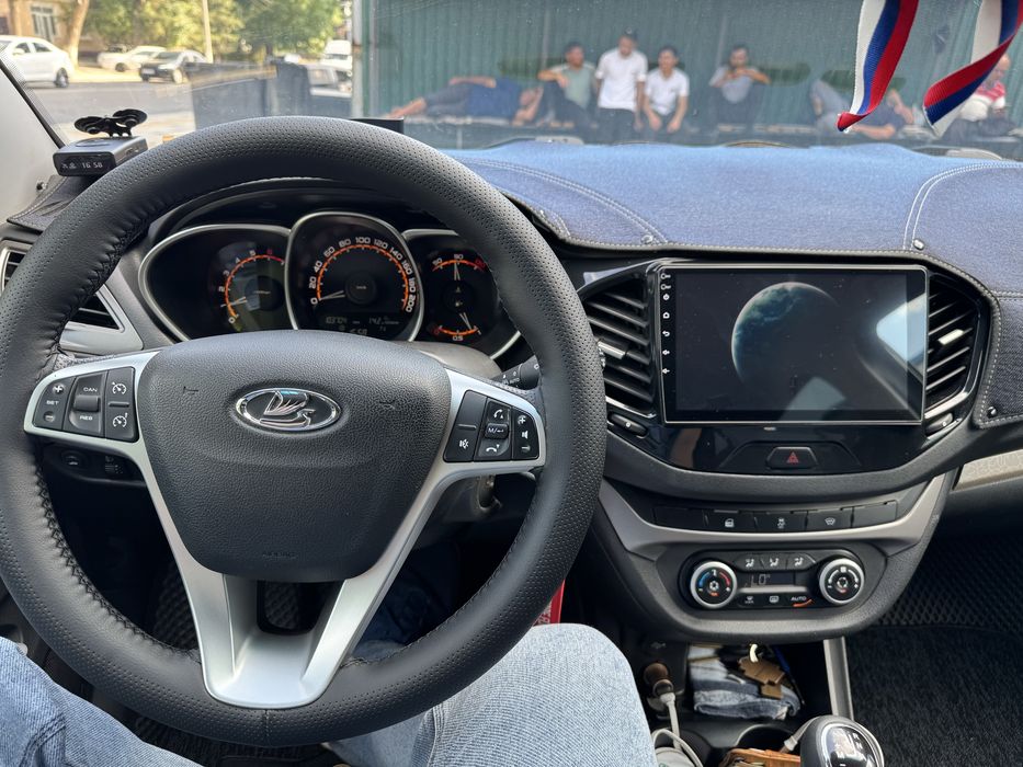 LADA Vesta 1.8 AMT Luxe Multimedia | 2019