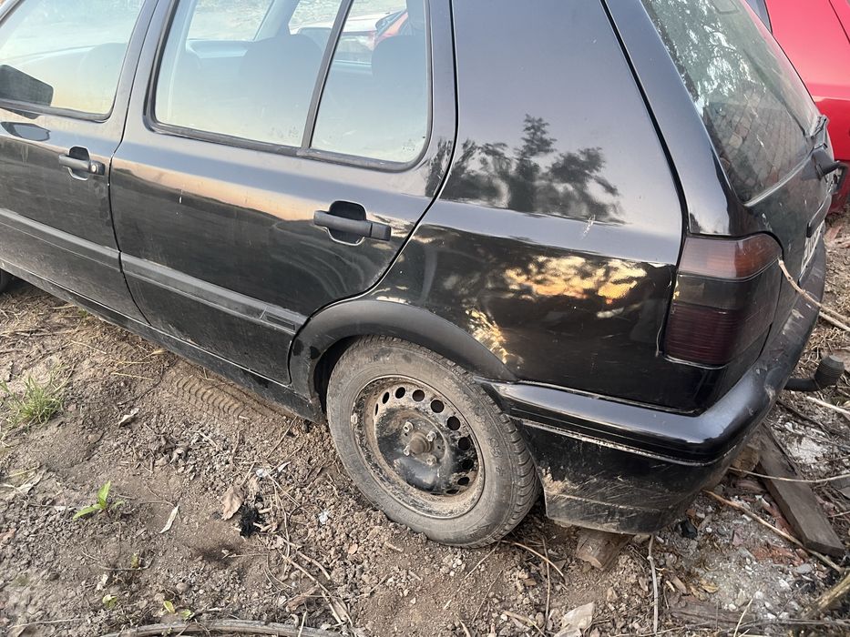 Продавам голф 3 на части