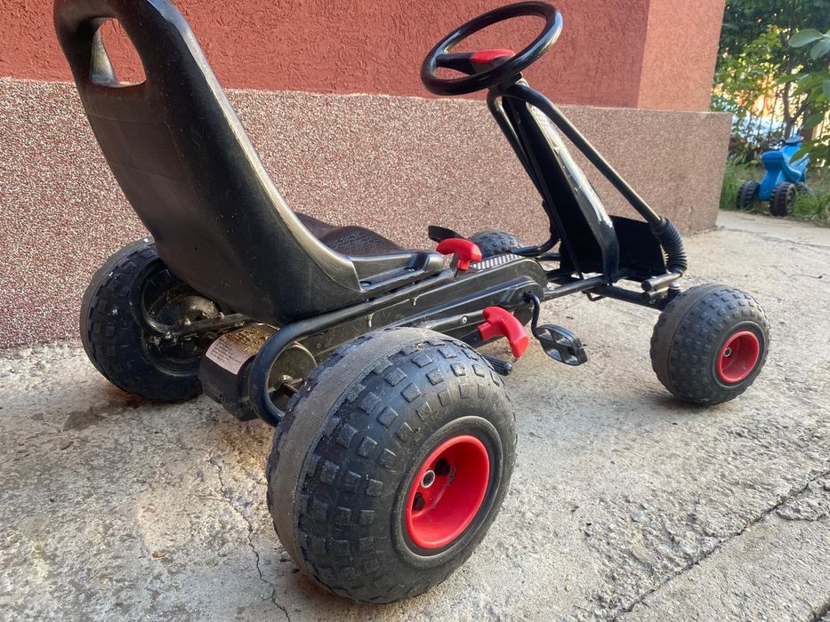 Kart cu pedale pentru copii