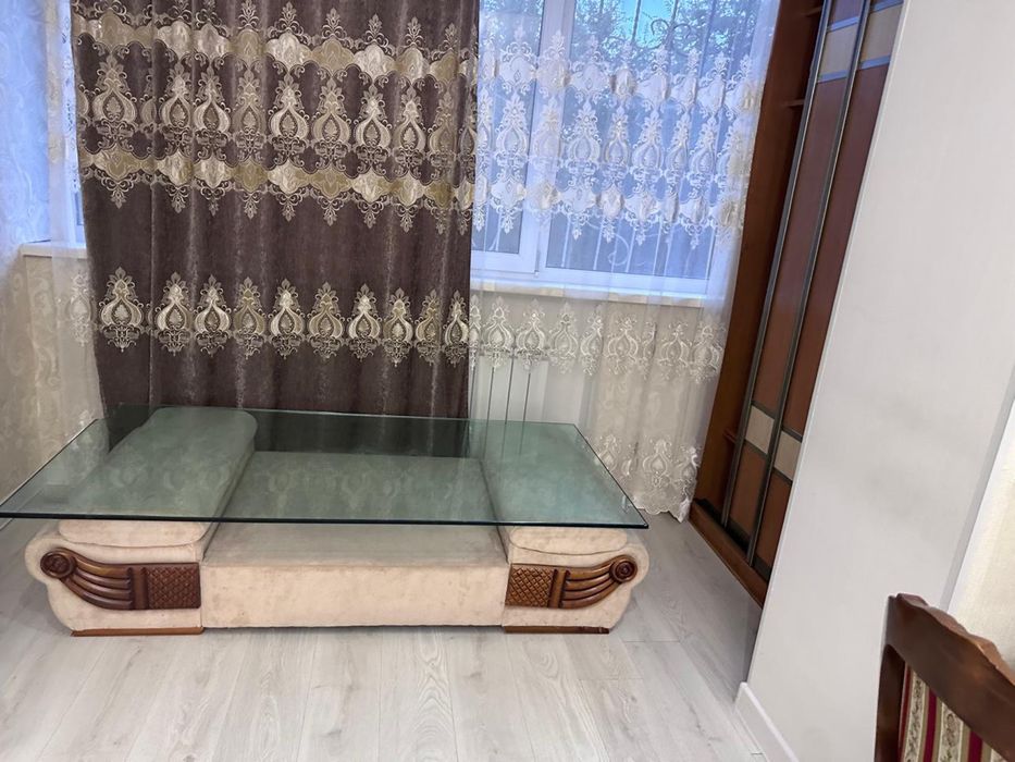 Продам диван для гостиной