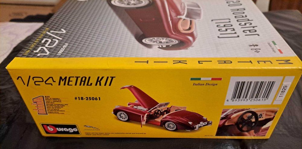 Vand Burago macheta Jaguar XK120 Roadster 1951 Metal Kit 1/24