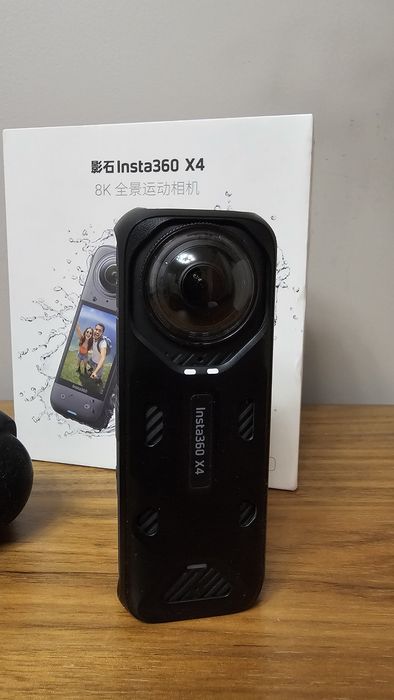 Экшн-камера Insta360 X4