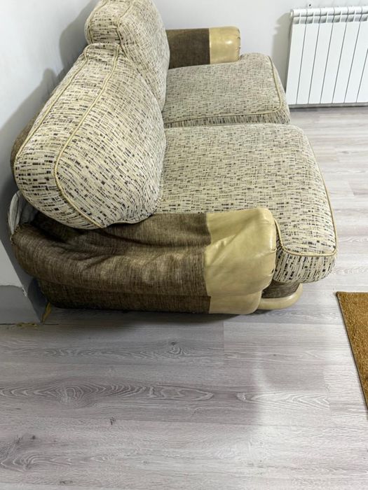 Диван с матрасом,кресло