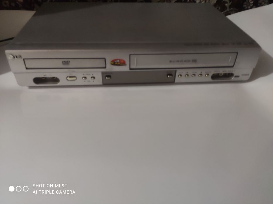 Продам видео двойку DVD и vhs