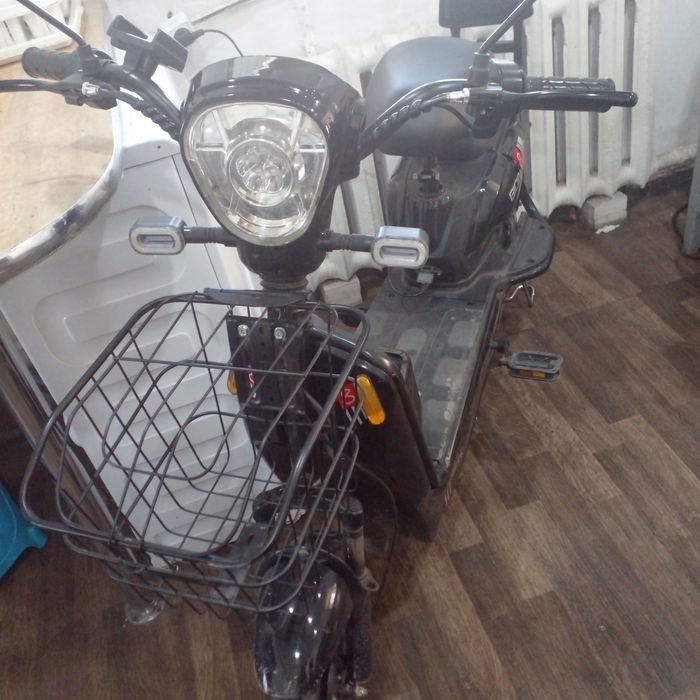 Продам электро скутер  новый