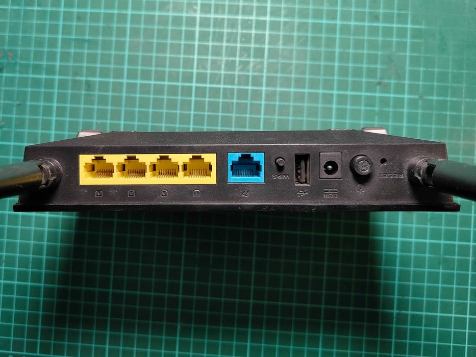 Роутер ASUS AC-51U
