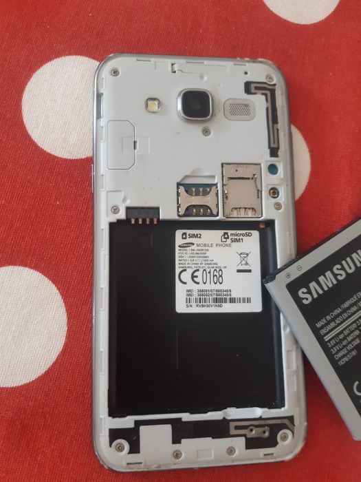 Самсунг-J 5.Samsung-J5