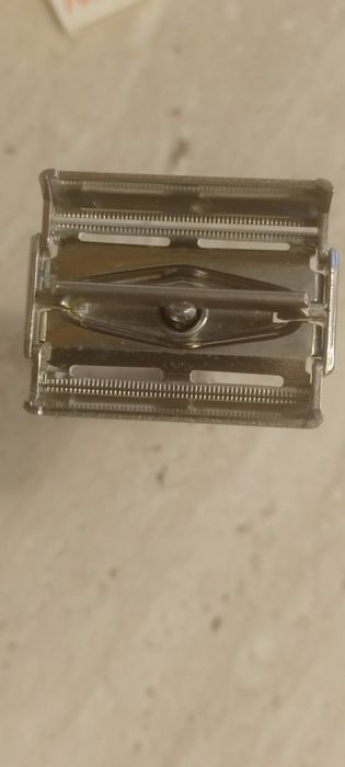 Aparat ras Gillette Super Speed ca nou cutie
