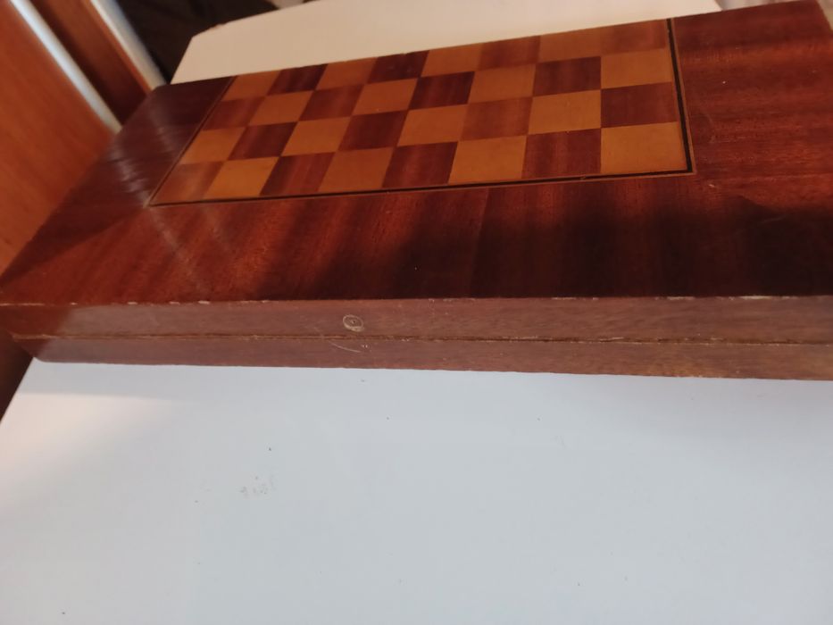Българска дървена лак табла и шах за игра