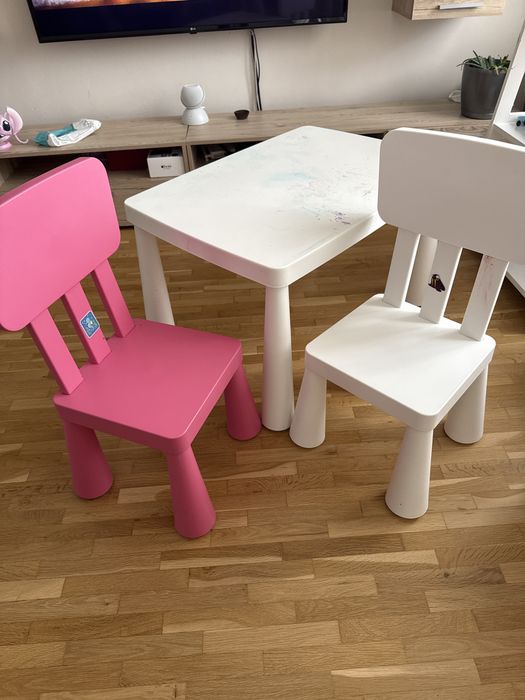 Детска Маса Mammut Ikea с два стола