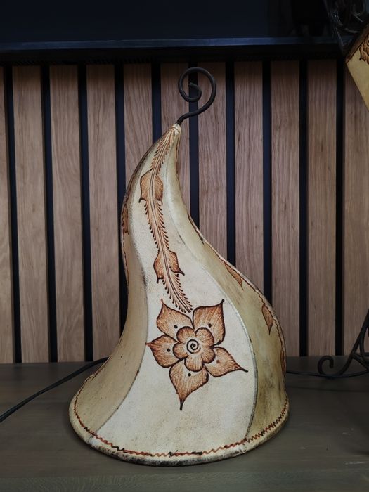 Lampadar marocan din piele de capra
