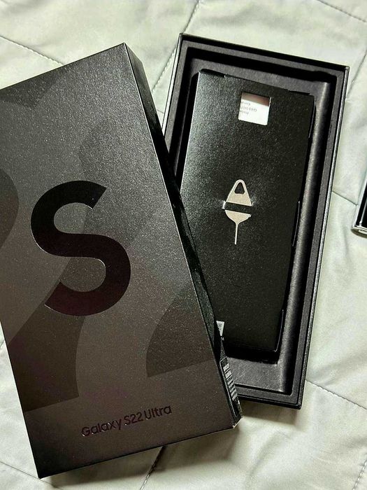 SAMSUNG S22 ULTRA 12/512 A+.