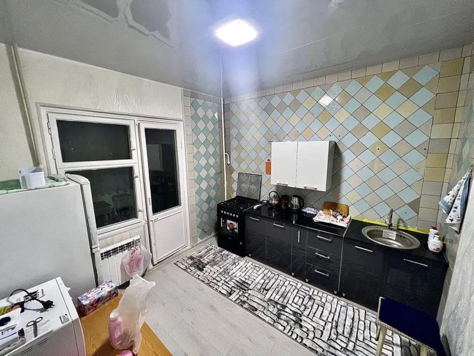 Продам 3-х комнатную квартиру Сергели 8а