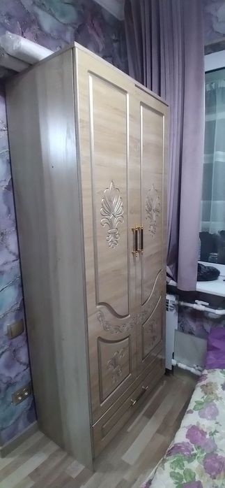 Массив Феруза 3 . Продам квартиру одна переделана в 2х