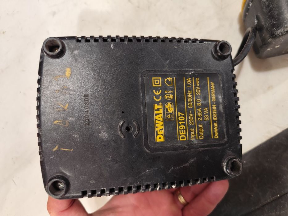 Акумулаторна ножица за ламарина Девалт DeWALT DW940 комплект