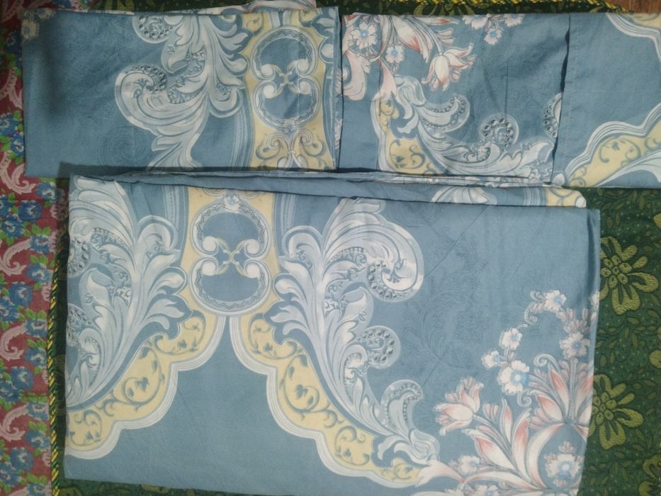 Продам двуспальное постельное белье