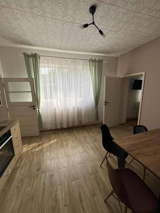 Inchiriere apartament 4 paturi + curte si terasa, echipe sau grupuri