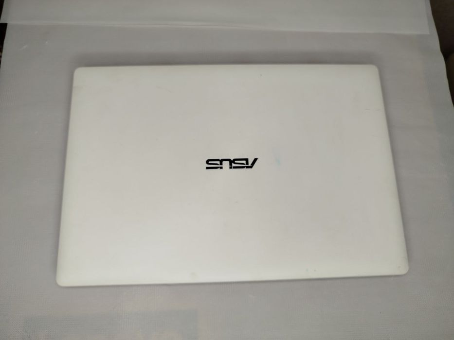Продается ноутбук Asus laptop