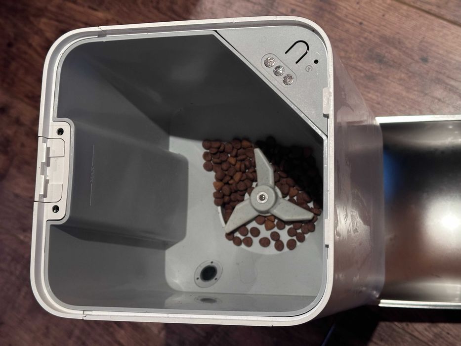 Xiaomi Smart Pet Feeder - Умна Хранилка за животни