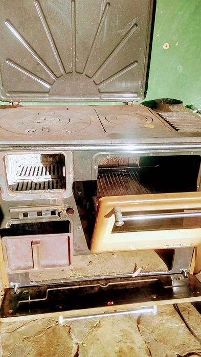 Готварска печка на твърдо гориво