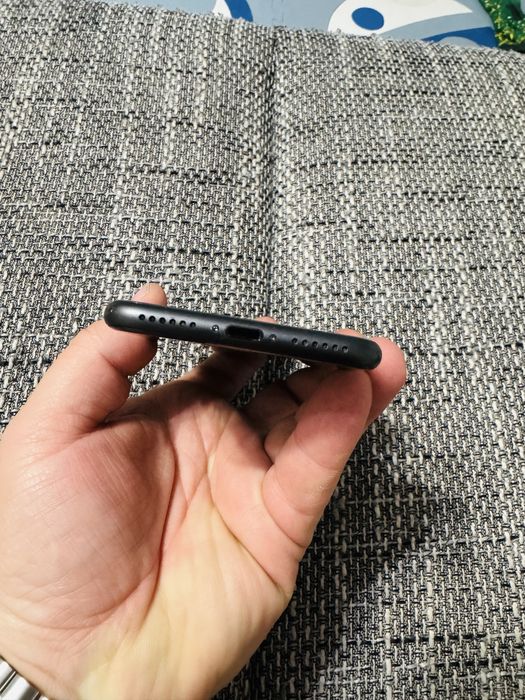 iPhone 8 – 64 GB – Negru – Stare foarte bună