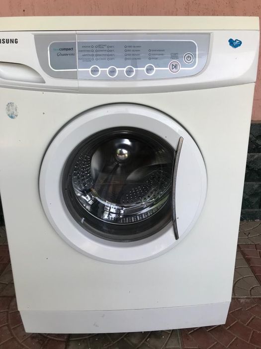 Продам стиральную машину