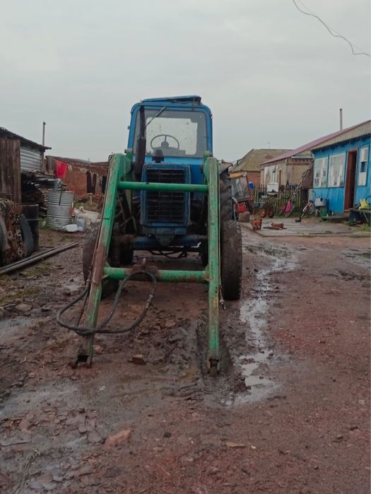 Продается трактор Мтз-80, с куном, лопата, вилы, ковш.