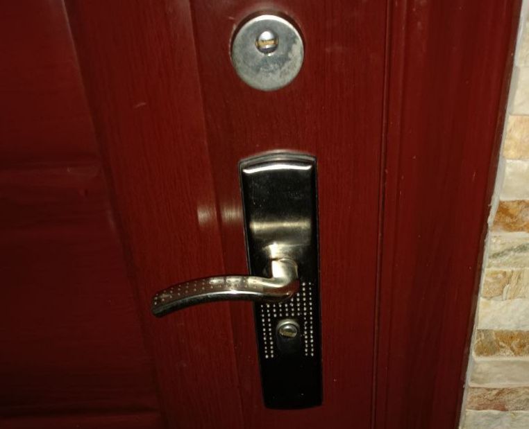 Вскрытие замков без повреждения дверя даже замков очень аккуратно