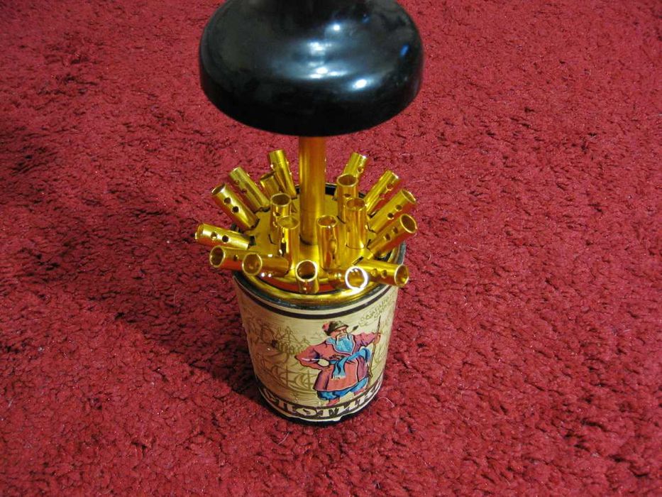 Спотыкач - сигаретница-сюрприз.