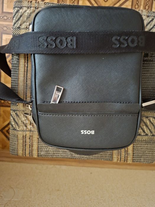 Сумочка с ремнем Boss