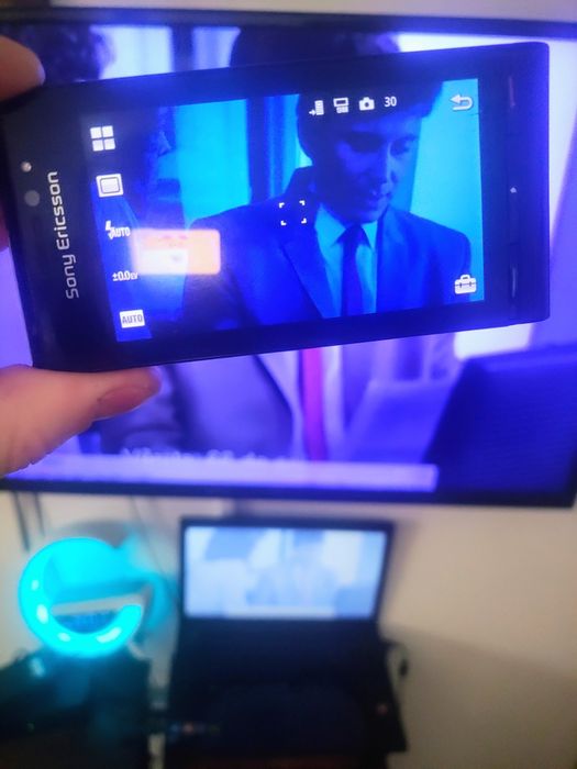 Sony Ericsson u1i  (decodat, lipsă capac baterie)