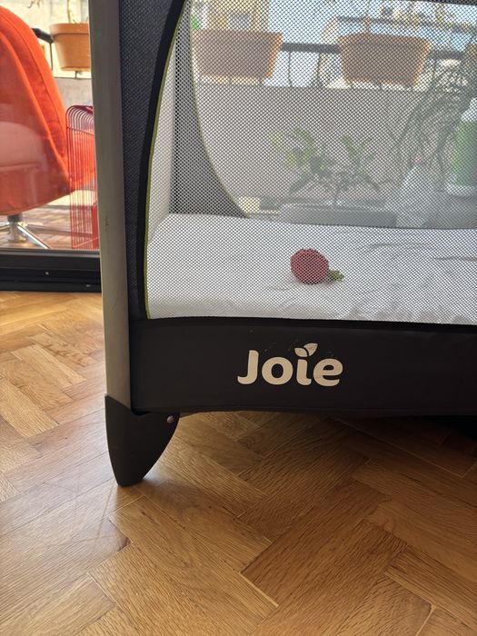 Бебешка кошара Joie с повивалник и матрак