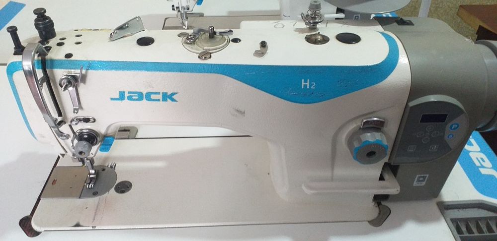 Тикув машинаси сотилади