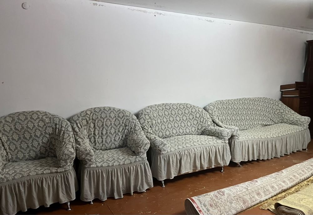 Диван сатылады.